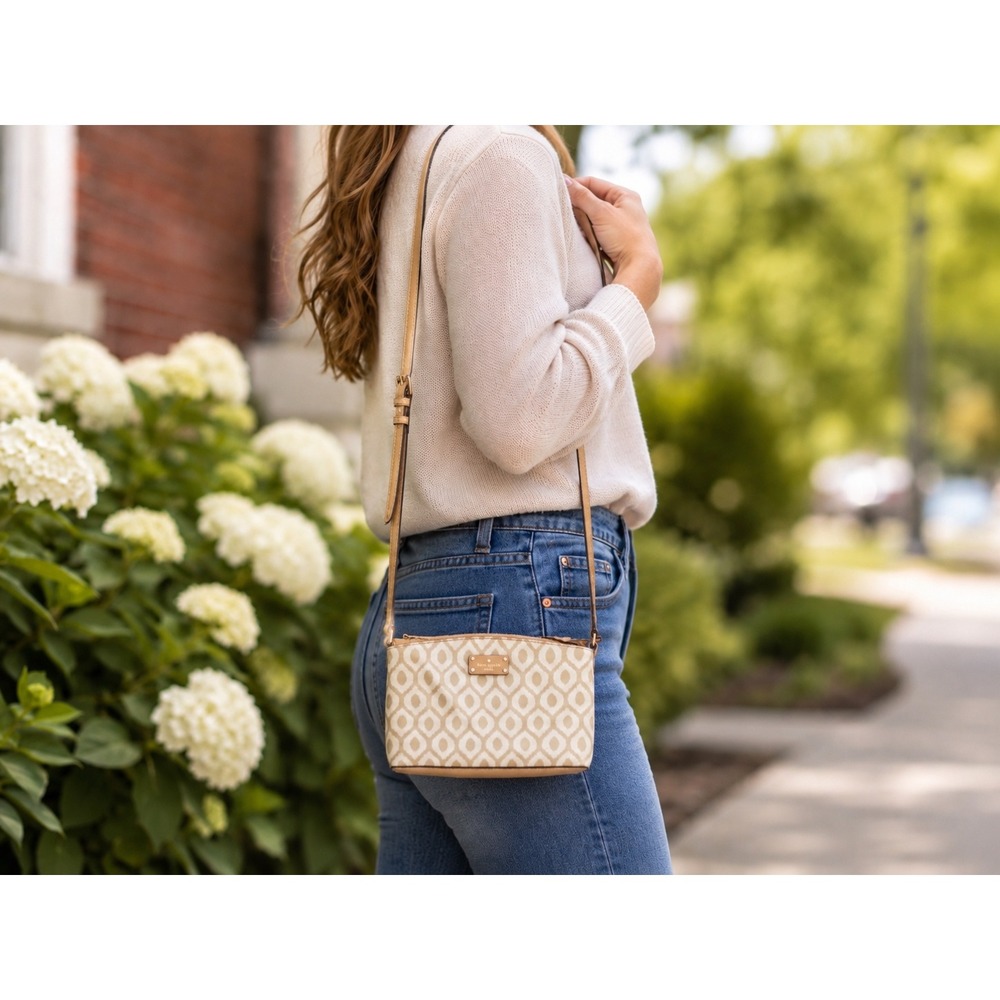 Kate Spade NY Designer Bag Grove Street Millie Tan Cream Geometric Crossbody‎